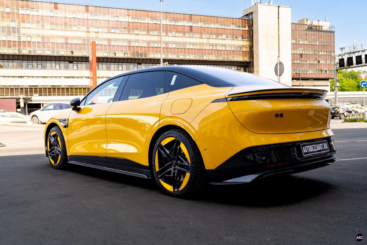 ZEEKR 007